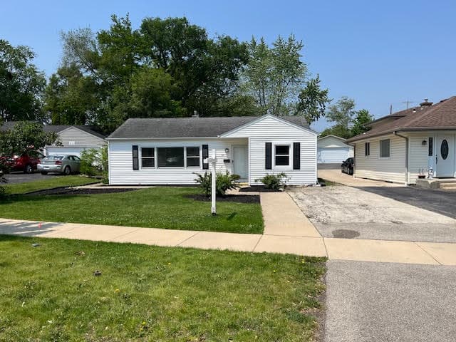 Property in Mundelein